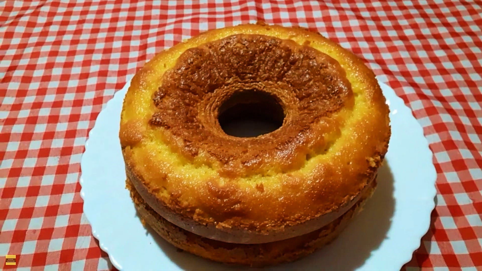 Pluizige en heerlijke maïsmeelcake