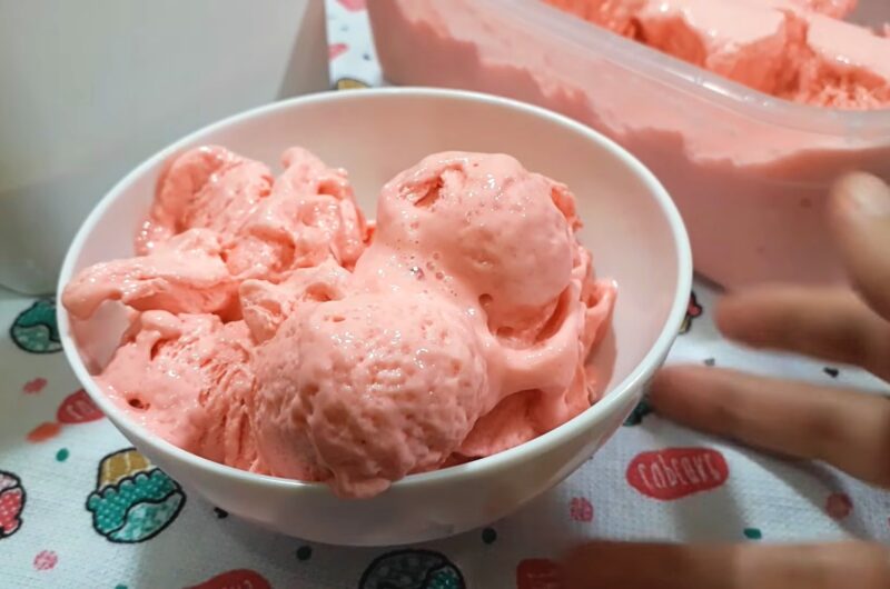 Zelfgemaakt ijs gemaakt met gelatine